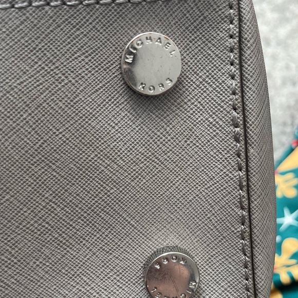 Michael Kors Sutton Satchel Pearl Gray with dust bag - Picture 8 of 11